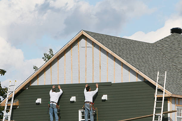 Professional Siding technician working in Basking Ridge, NJ